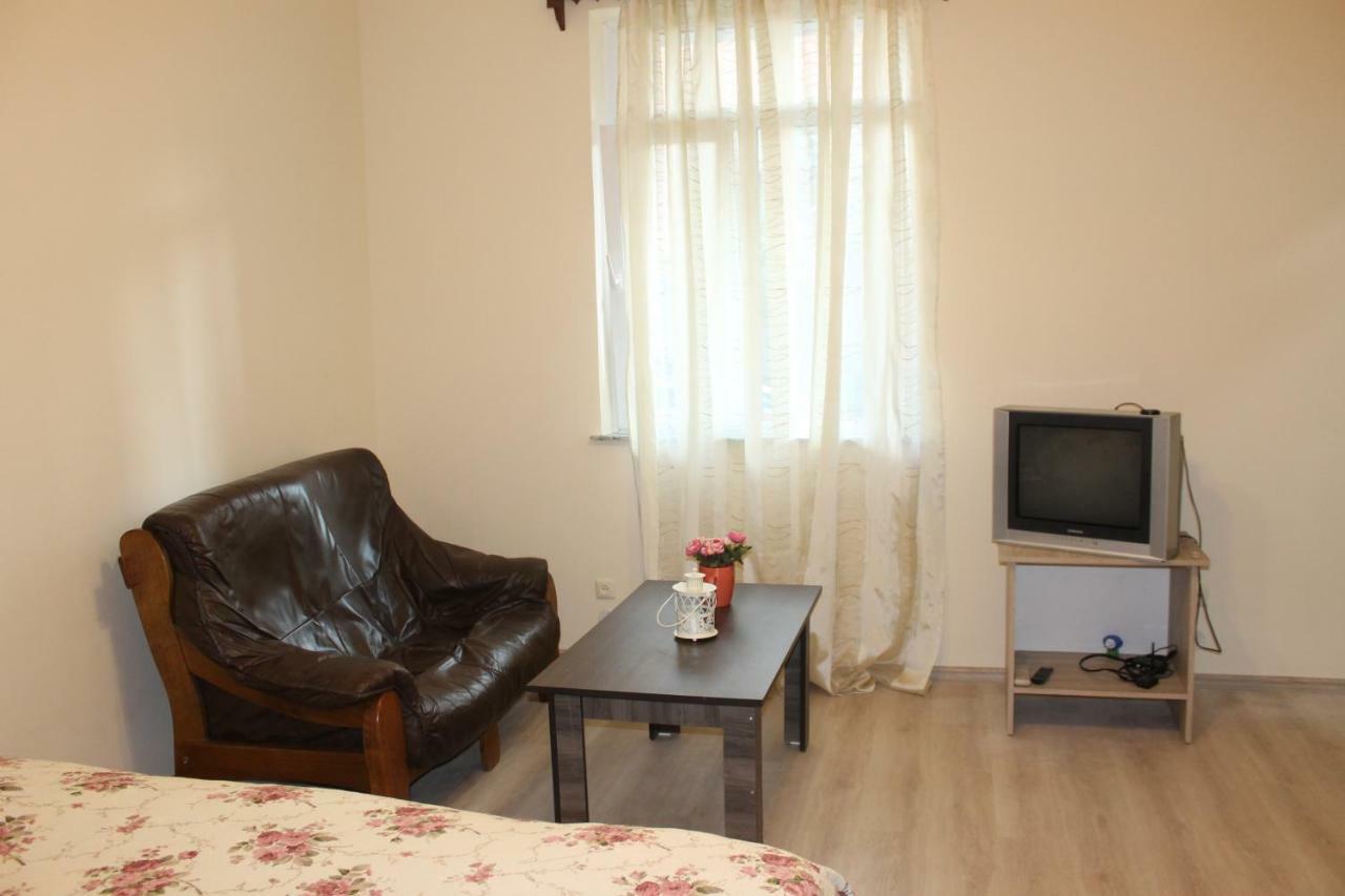 Iren Apartment Batumi Exterior foto