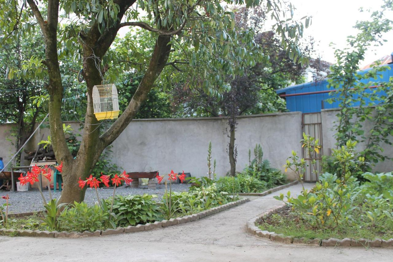 Iren Apartment Batumi Exterior foto